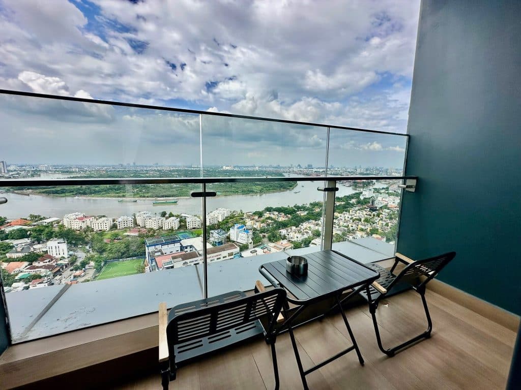 Cho thuê căn hộ 2 phòng ngủ Lumiere Riverside – Tầng trung, view sông