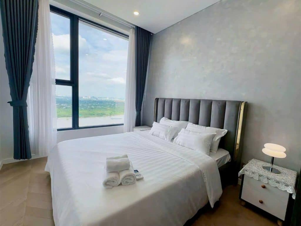 Cho thuê căn hộ 2 phòng ngủ Lumiere Riverside – Tầng trung, view sông