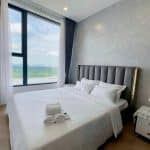 Cho thuê căn hộ 2 phòng ngủ Lumiere Riverside – Tầng trung, view sông