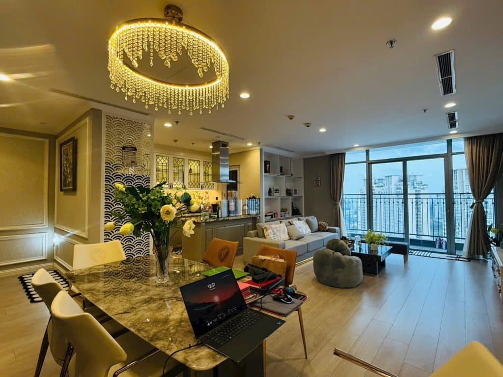 Cho thuê căn hộ Vinhomes Central Park 3 phòng ngủ – Tầng cao nội thất đẹp