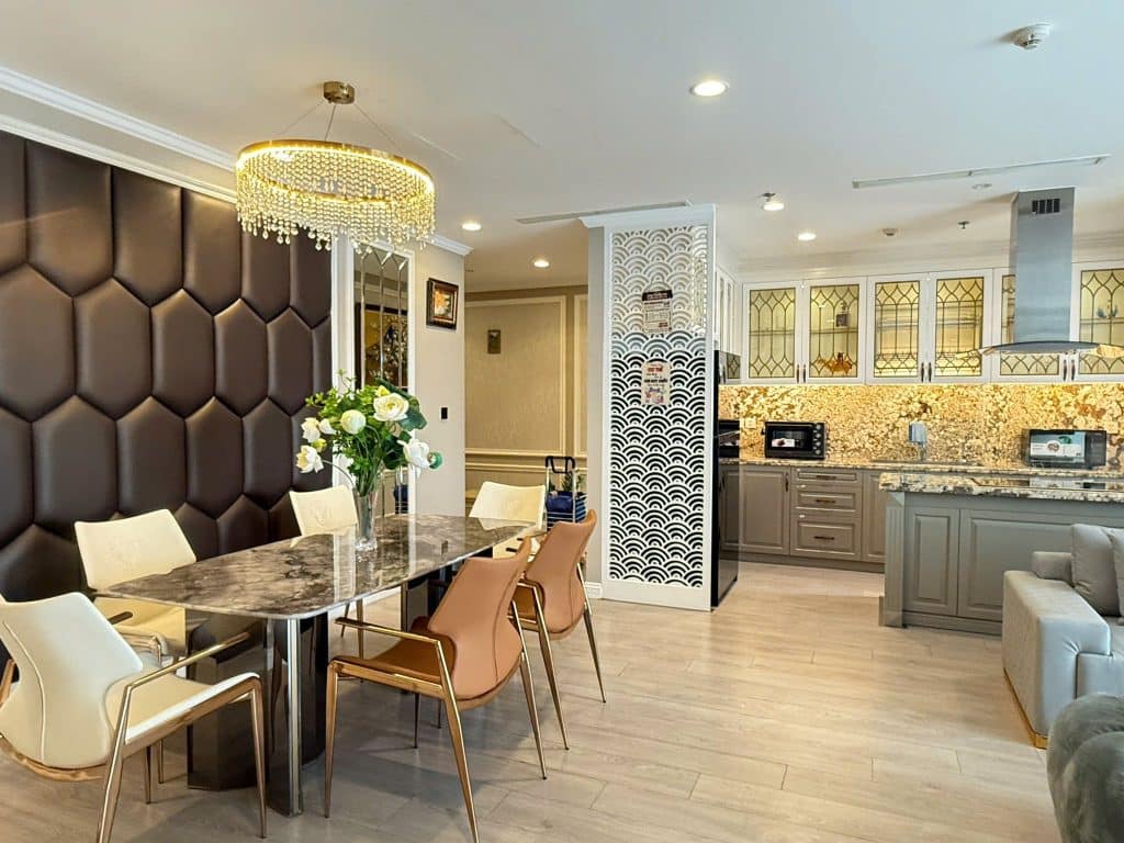 Cho thuê căn hộ Vinhomes Central Park 3 phòng ngủ – Tầng cao nội thất đẹp