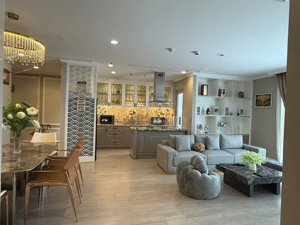 Cho thuê căn hộ Vinhomes Central Park 3 phòng ngủ – Tầng cao nội thất đẹp