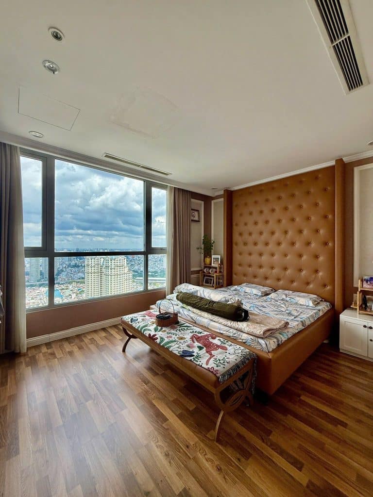 Cho thuê căn hộ Vinhomes Central Park 3 phòng ngủ – Tầng cao nội thất đẹp