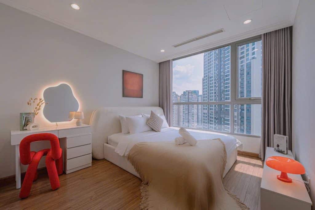 Cho thuê căn hộ Landmark Vinhomes Central Park 2 phòng ngủ – FUll Nội thất, Tầng trung