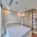 Cho thuê căn hộ 2 phòng ngủ Vinhomes Golden River, view sông đẹp, nội thất mới
