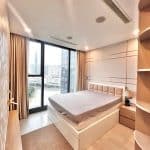 Cho thuê căn hộ 2 phòng ngủ Vinhomes Golden River, view sông đẹp, nội thất mới