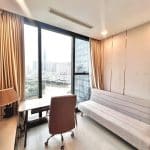 Cho thuê căn hộ 2 phòng ngủ Vinhomes Golden River, view sông đẹp, nội thất mới