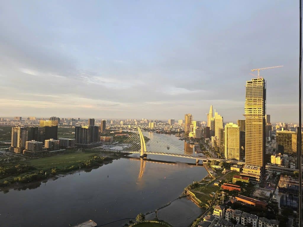 Vinhomes Golden River cho thuê căn 3 phòng ngủ – Full Nội thất, View Sông Bitexco