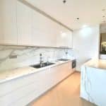 Cho thuê căn 2 phòng ngủ Vinhomes Golden River – thiết kế sang trọng, View Sông