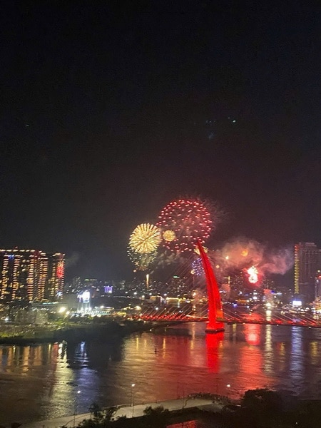 Căn hộ 3 phòng ngủ Vinhomes Golden River Cho thuê – View Cầu Ba Son, Nội thất đẹp