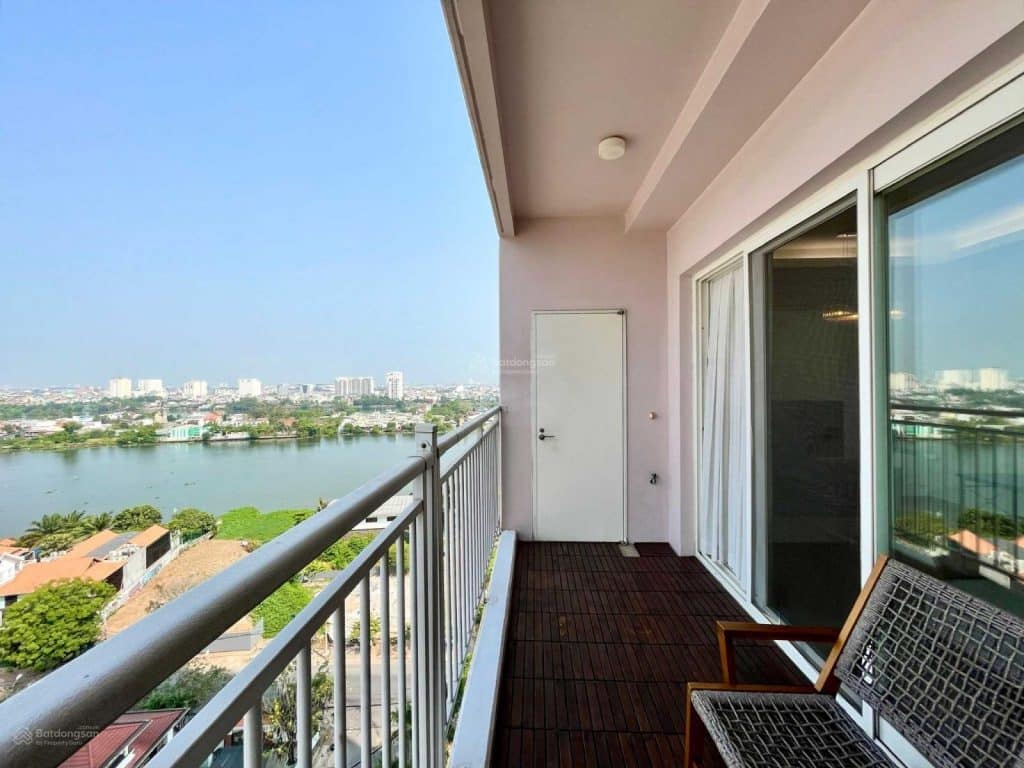 Cho thuê căn hộ Xi Riverview Palace 3 phòng ngủ – tầng trung, view sông