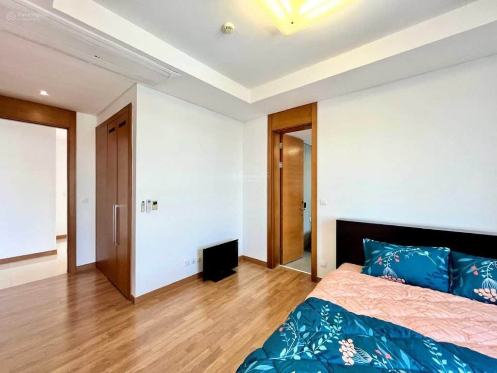 Cho thuê căn hộ Xi Riverview Palace 3 phòng ngủ – tầng trung, view sông